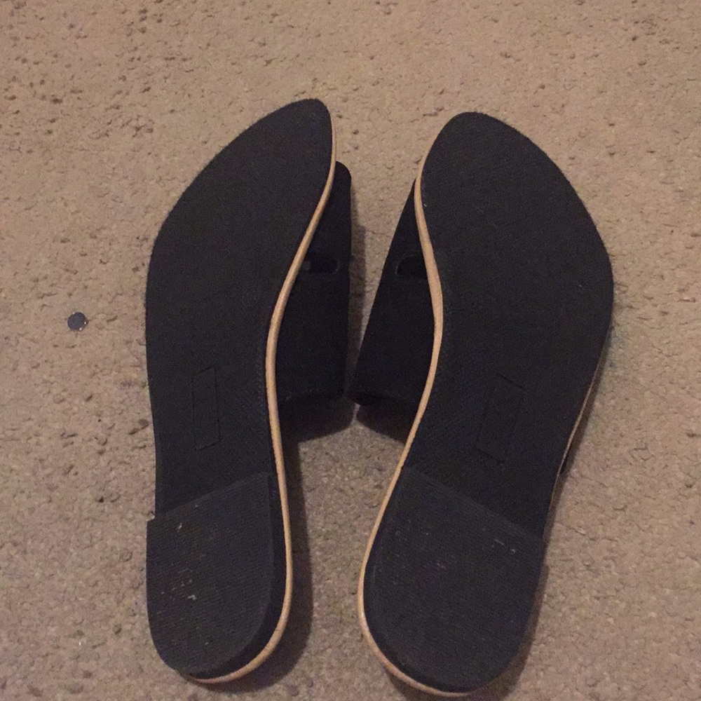 Flats - Picture 2 of 2